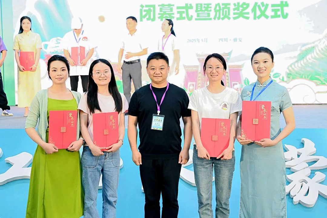 一技在手，一生無憂重慶市經(jīng)貿(mào)中等專業(yè)學(xué)校開展2025年職業(yè)教育活動(dòng)月暨校園開放日系列活動(dòng)